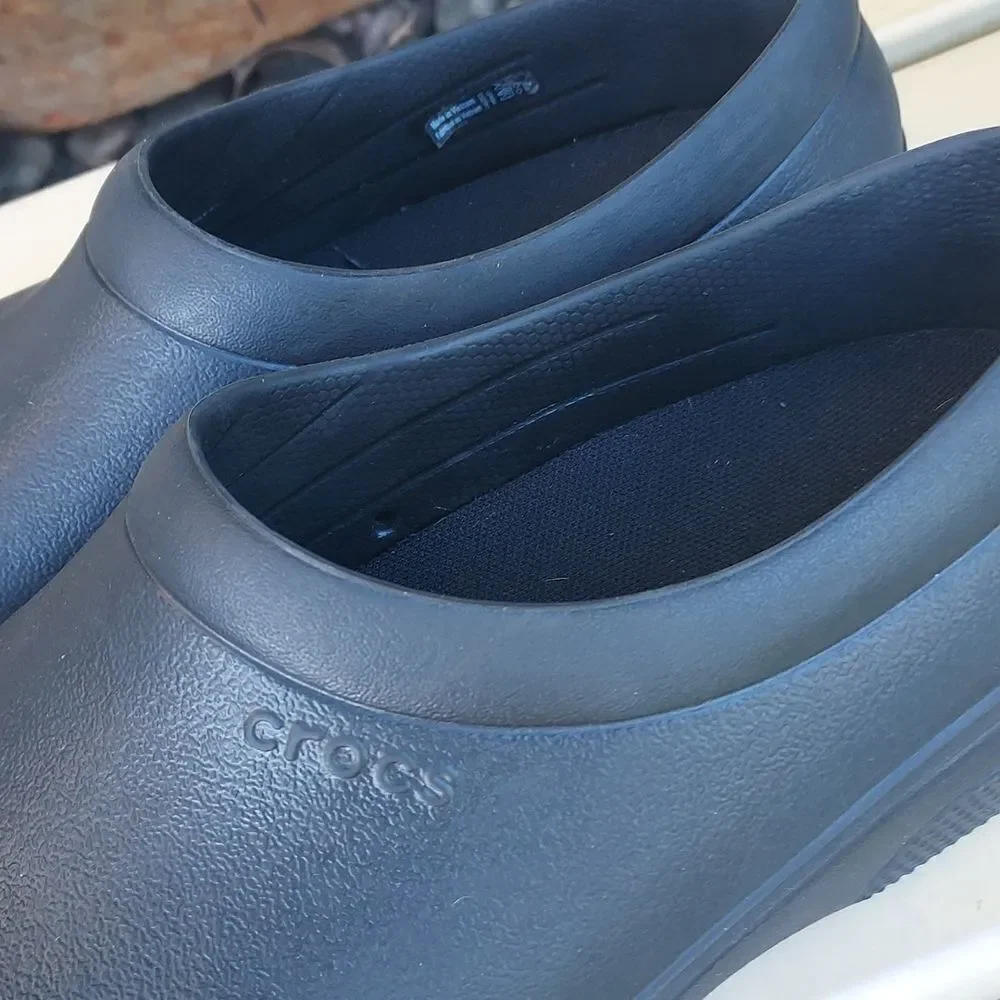 Crocs On The Clock Slip On Clog Shoes M9 W11